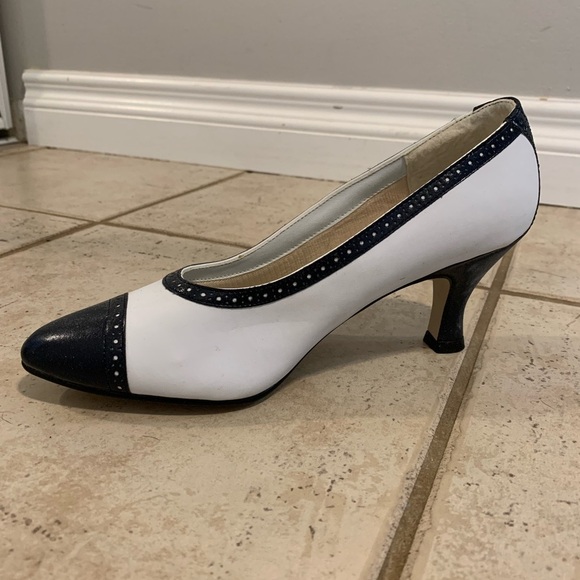 Vintage 101 PARK Black & White Cap Toe Pumps | Spectator Style Heels | Size 7.5M - Picture 4 of 10